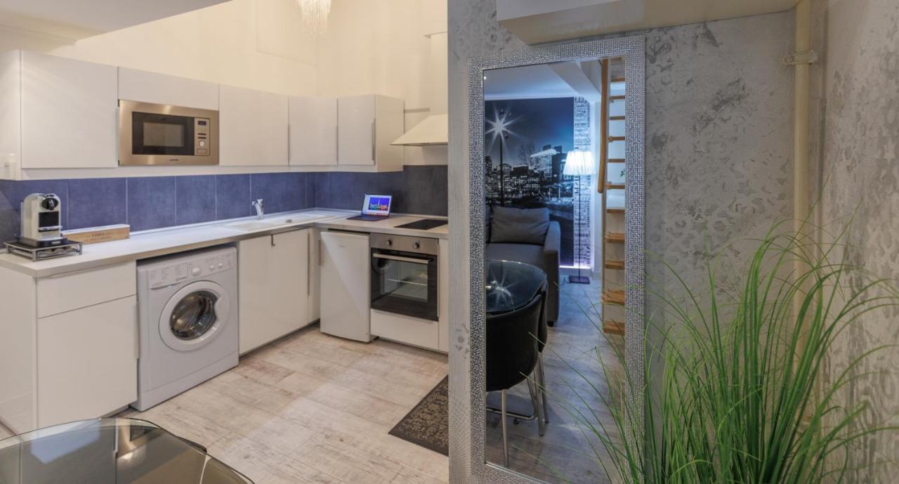 Sleek Minimalist Studio At Inner City Budapest Exterior photo