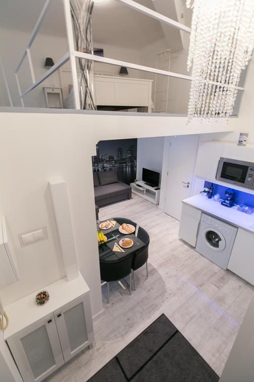 Sleek Minimalist Studio At Inner City Budapest Exterior photo