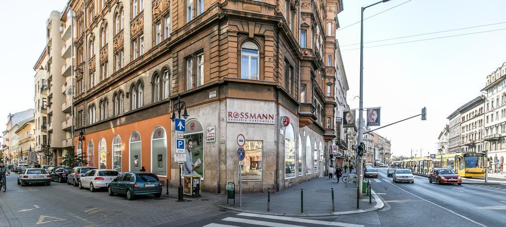 Sleek Minimalist Studio At Inner City Budapest Exterior photo